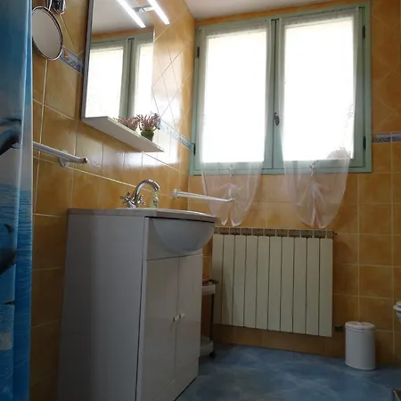 D'hotes Le Baou Bed and Breakfast 3*